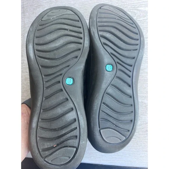 Bzees Coco Black Slip On Sneakers Womens 10M Comfort Walking Shoes Lightweight - Picture 6 of 6